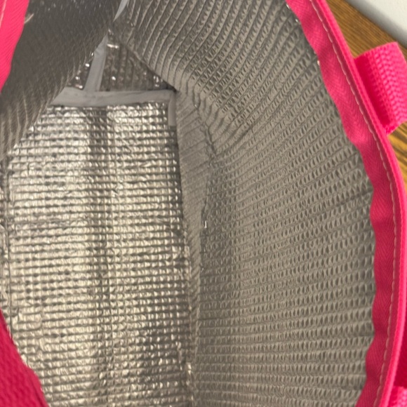 Thirty-One Thermal Tote in the retired "Pink Pop Medallion" pattern. NWT - Picture 10 of 10